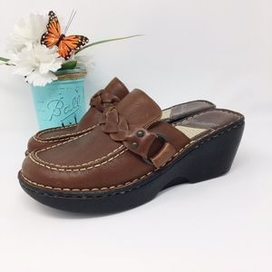 Thom McAn Brown Leather Slip On Sandals Sz 8